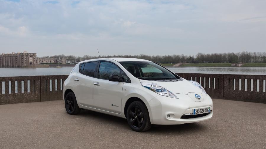  Nissan Leaf Black Edition 2016 года  (фото 4 из 13)